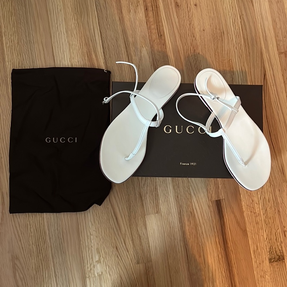 Gucci New Praga Leather Thong Sandals with Buckle Ankle Strap - Great Wh…